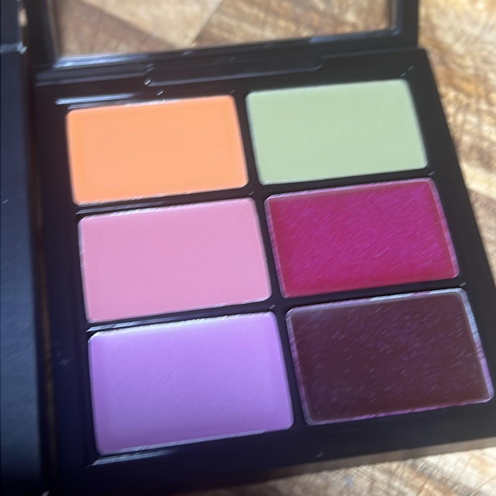 ♣️🌙Mac Spring 18 Pro Lip Palette - Picture 2 of 8